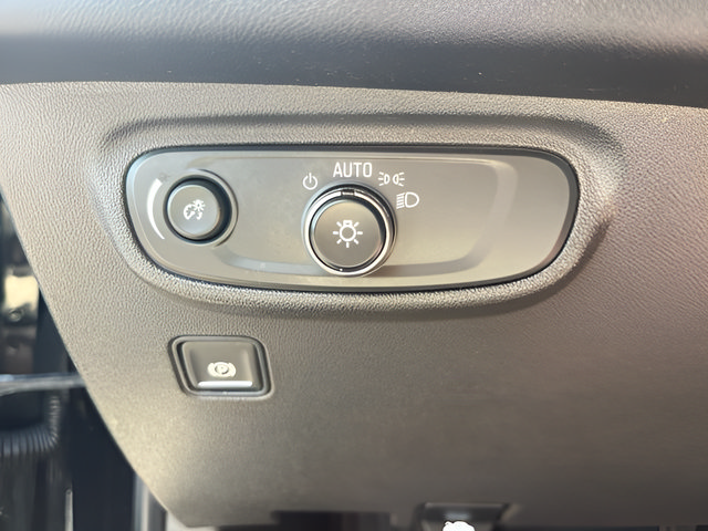 Used 2022 GMC Terrain SLE w/ Driver Convenience Package FWD image 23