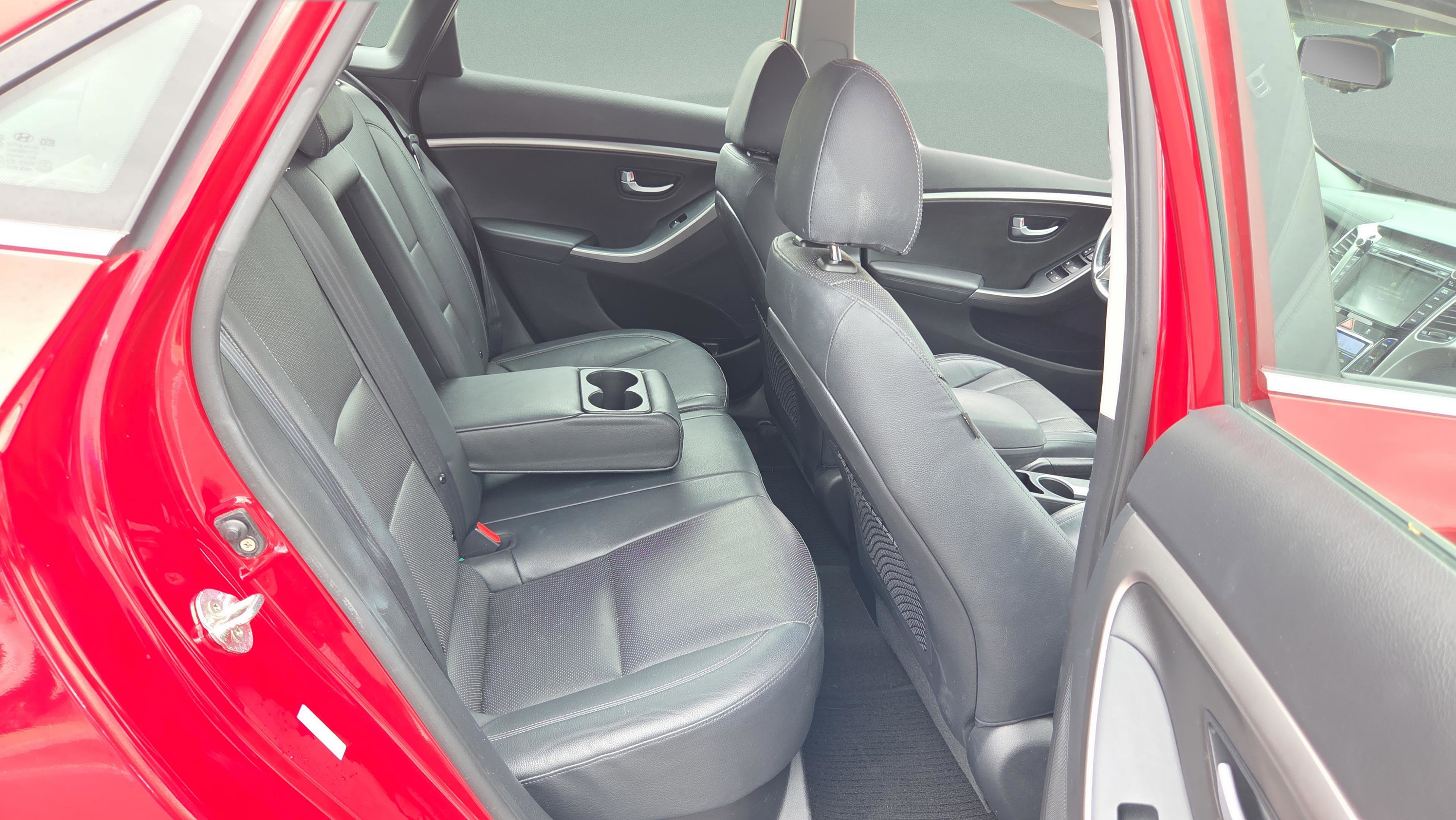 Used 2016 Hyundai Elantra GT w/ Option Group 03 FWD image 14