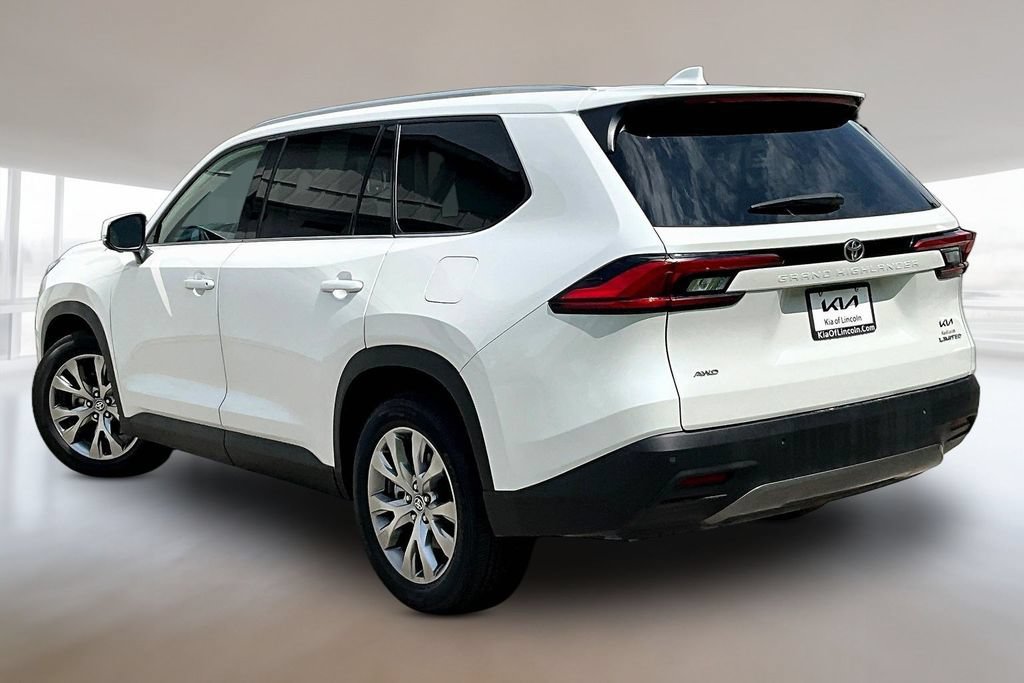 Used 2024 Toyota Grand Highlander AWD image 4