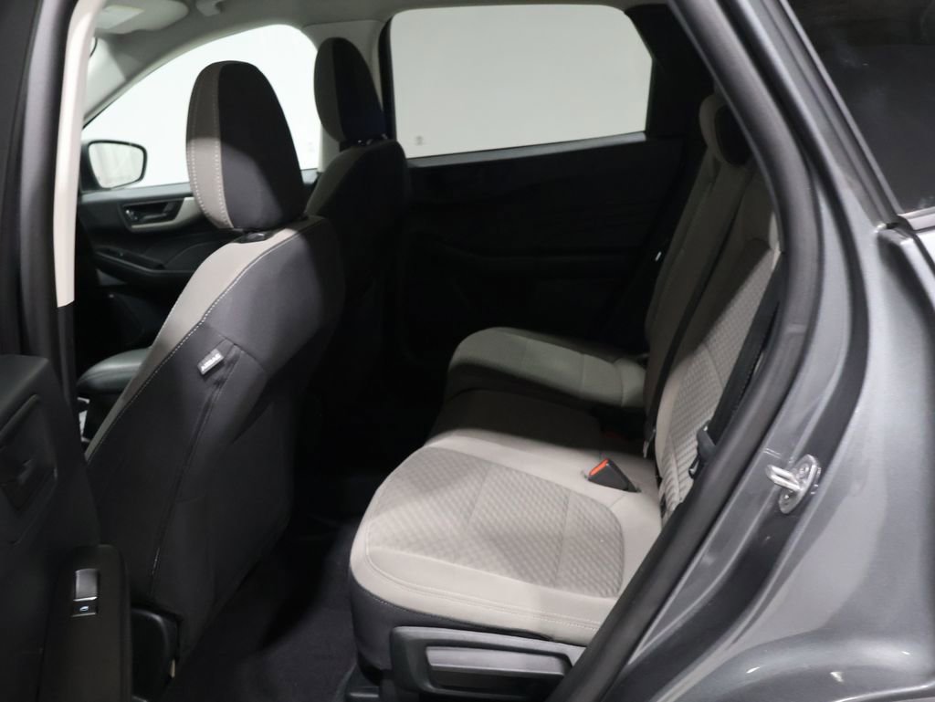 Used 2022 Ford Escape SE image 17