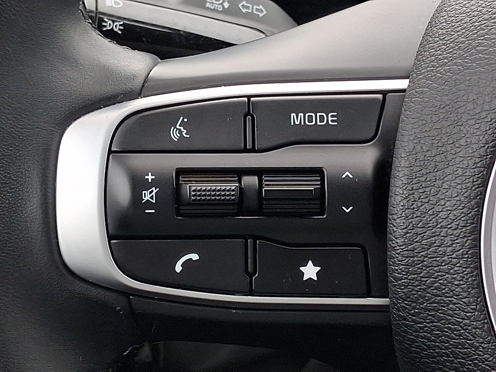 Used 2025 Kia Sportage EX AWD/4WD image 22