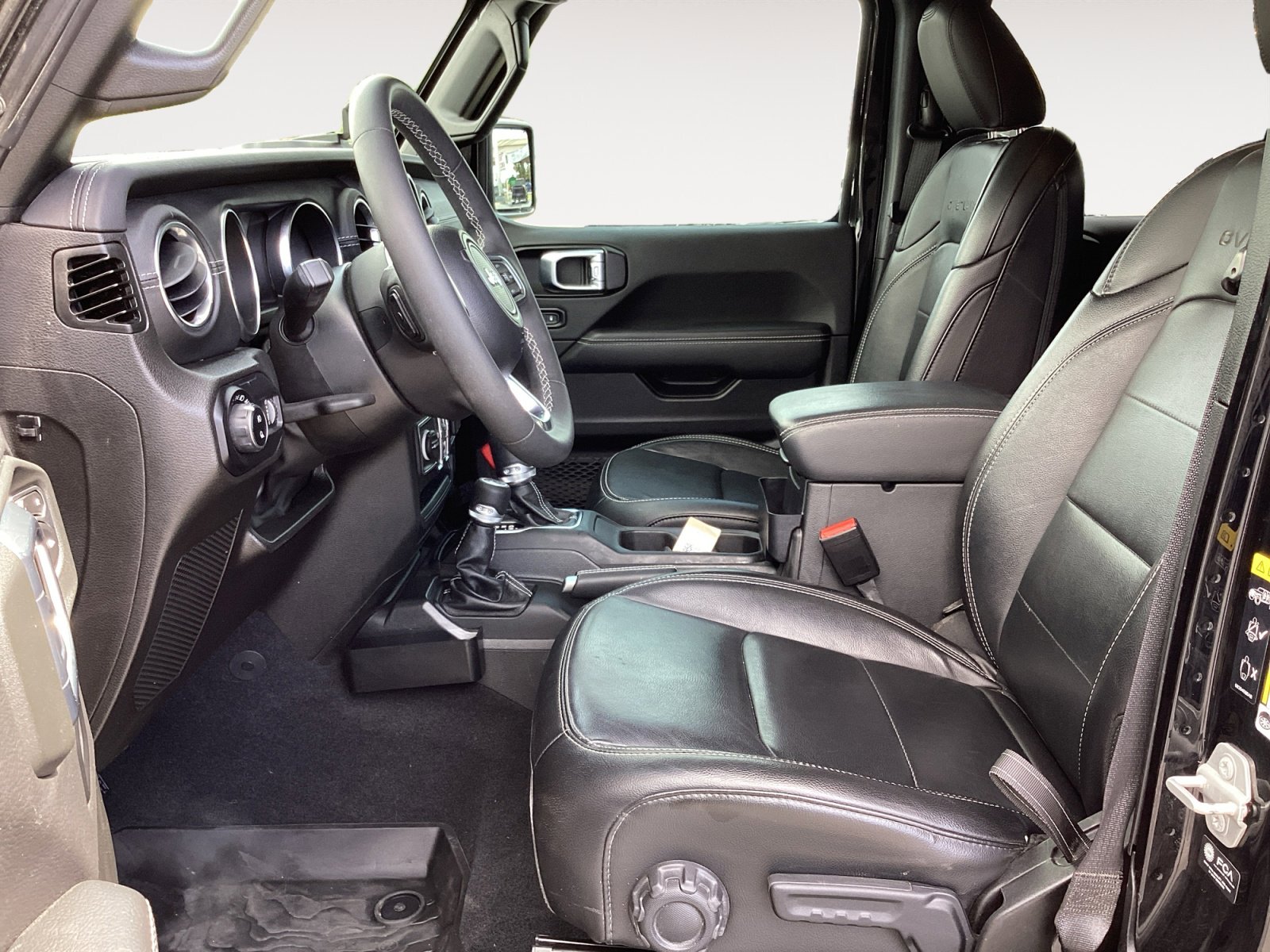 Used 2023 Jeep Gladiator Overland w/ LED Lighting Group image 23