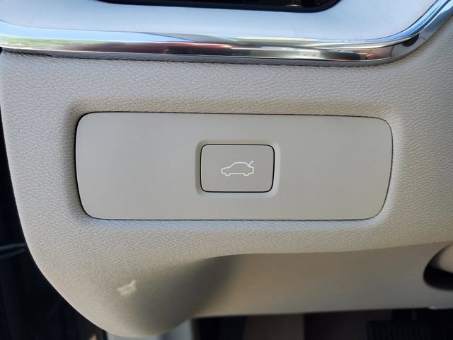 New 2026 Volvo XC60 B5 Ultra w/ Protection Package Premier AWD/4WD image 16