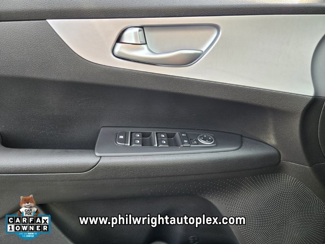 Used 2024 Kia Forte LXS FWD image 27