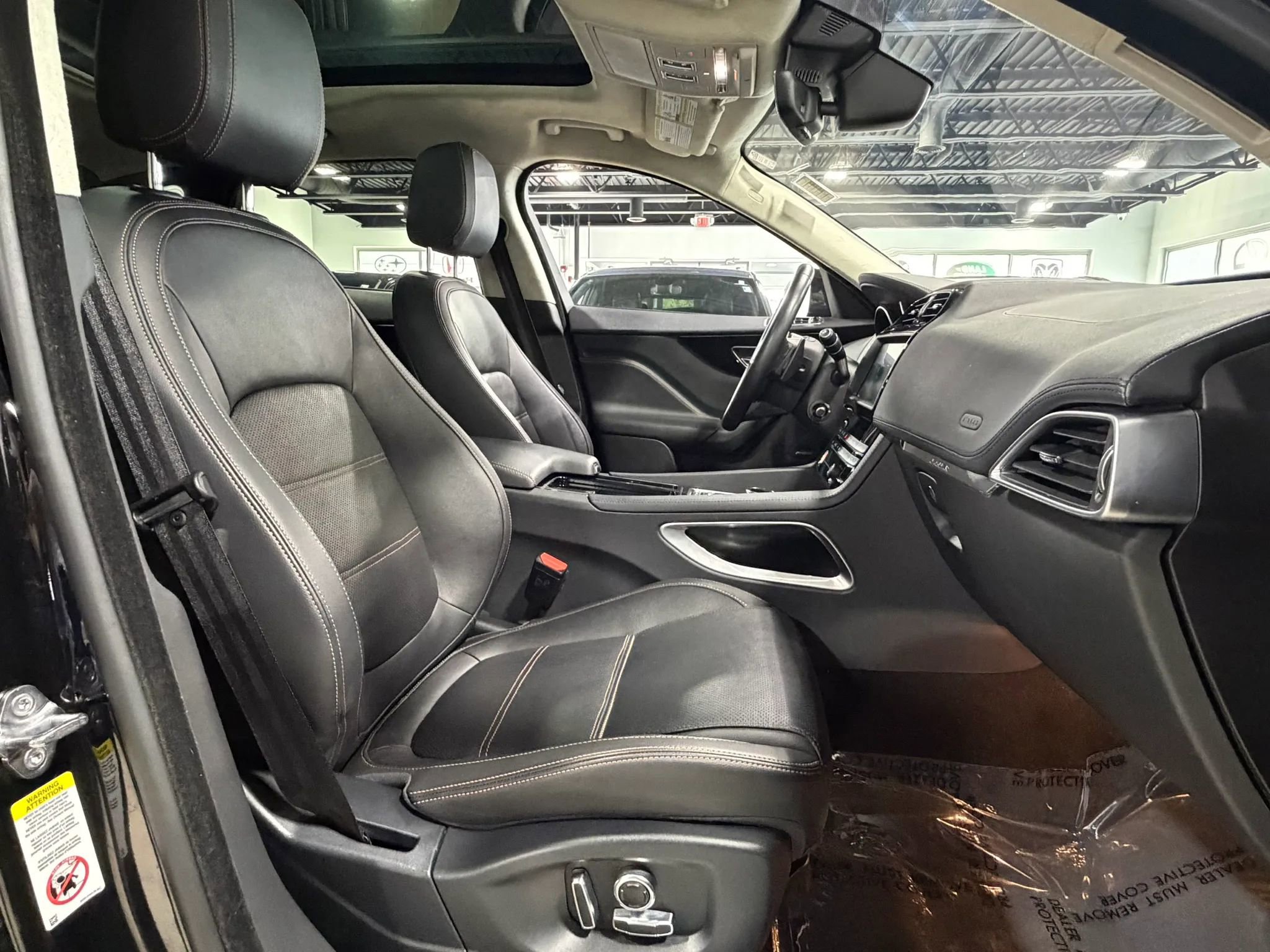 Used 2019 Jaguar F-PACE Prestige AWD/4WD image 8