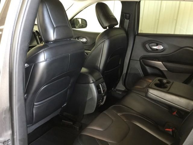 Used 2019 Jeep Cherokee Limited image 42