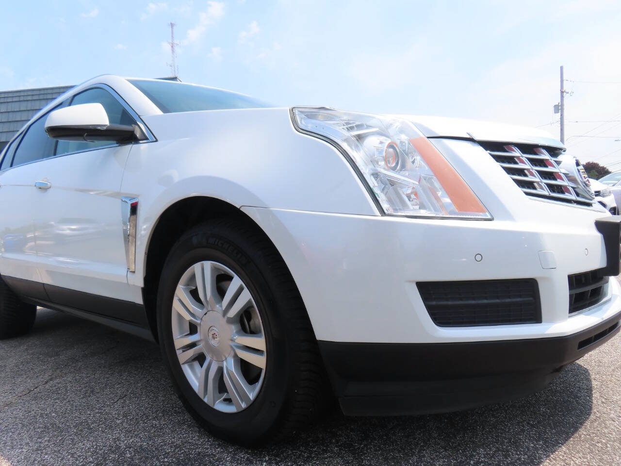 Used 2016 Cadillac SRX Luxury w/ Driver Awareness Package FWD image 19