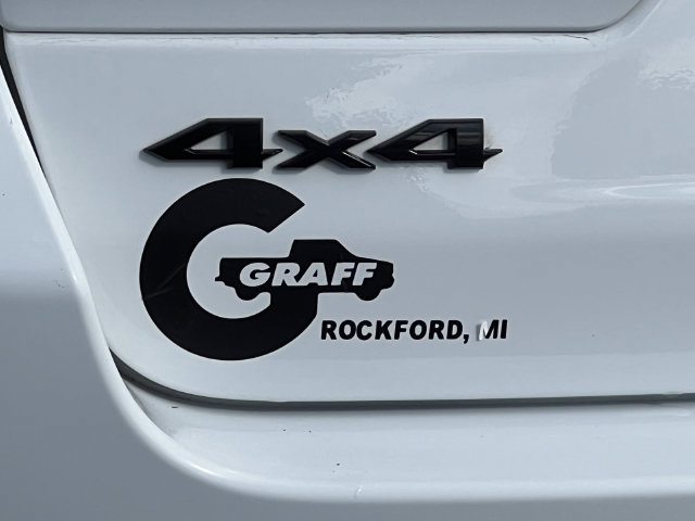 Used 2024 Jeep Grand Cherokee Altitude AWD/4WD image 2