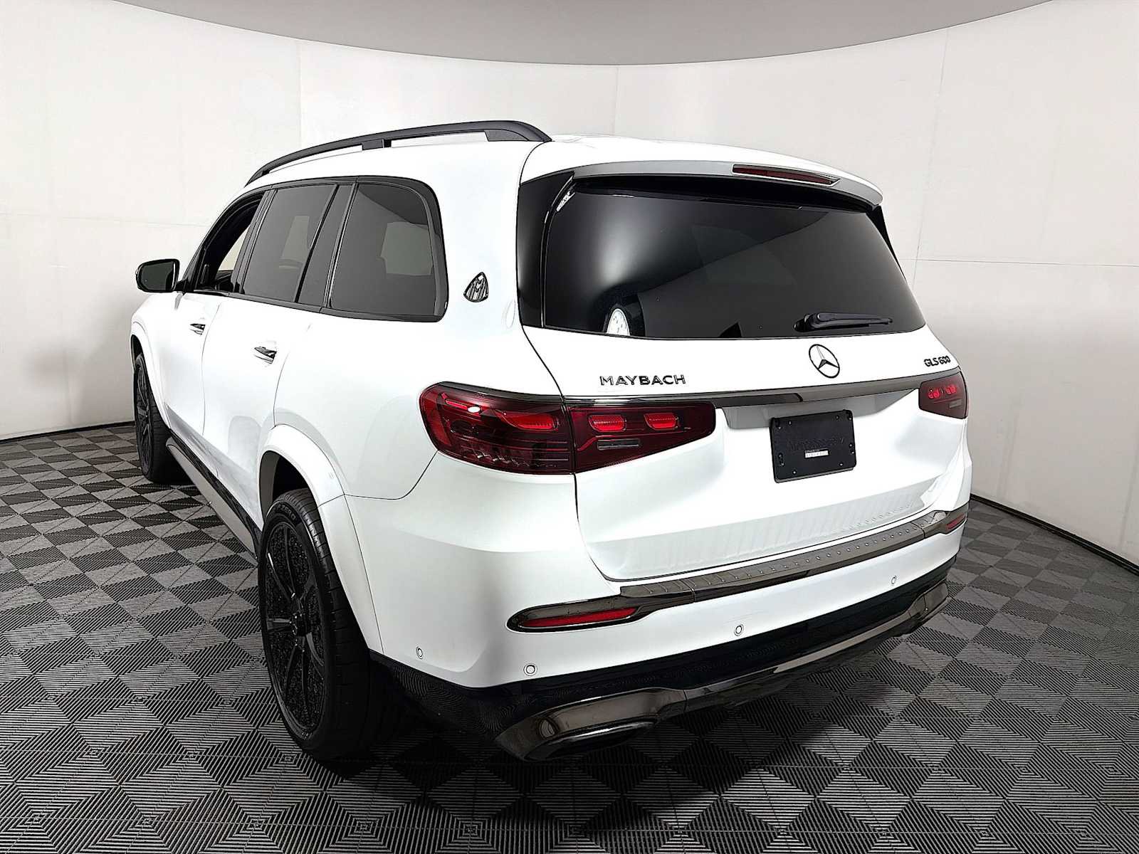 Used 2025 Mercedes-Benz Maybach GLS 600 4MATIC image 5