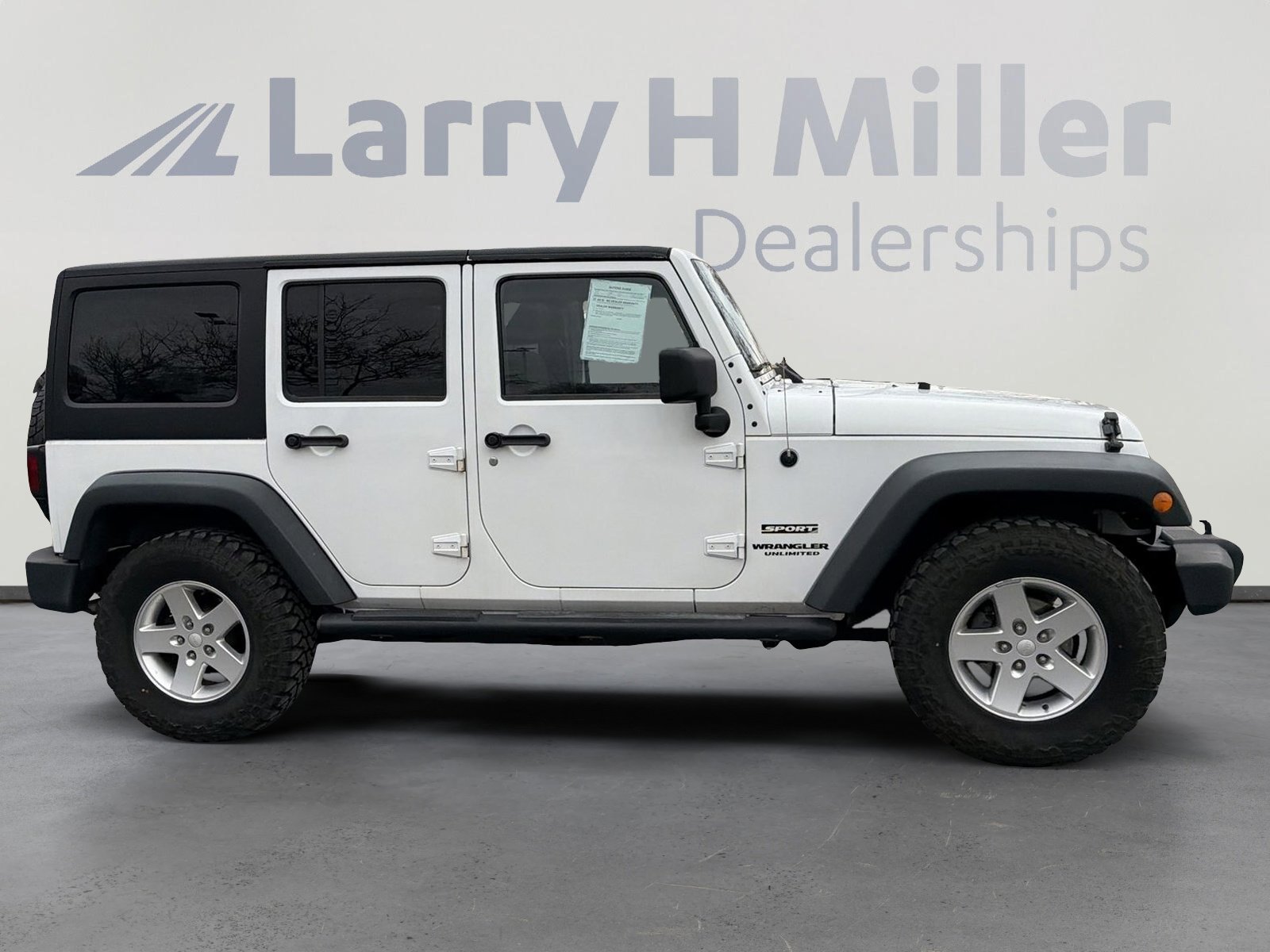 Used 2013 Jeep Wrangler Unlimited Sport image 9