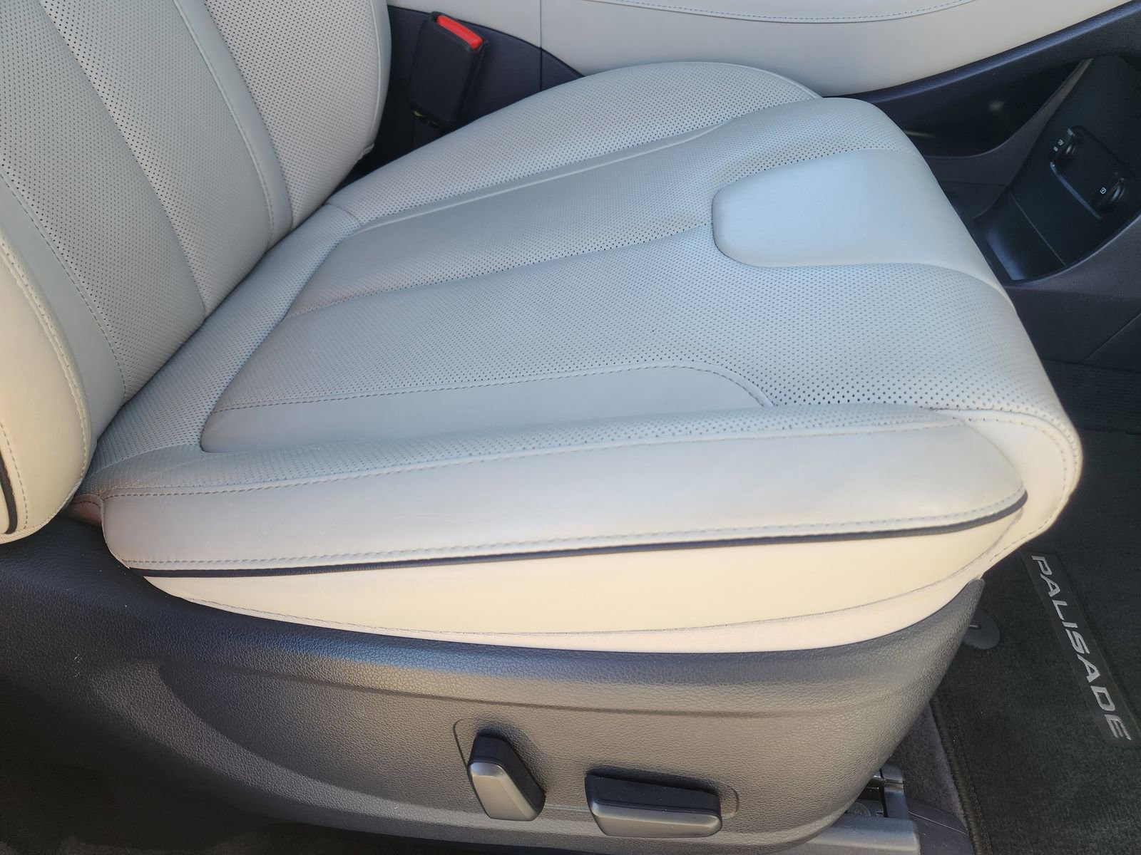 Used 2022 Hyundai Palisade Calligraphy image 27