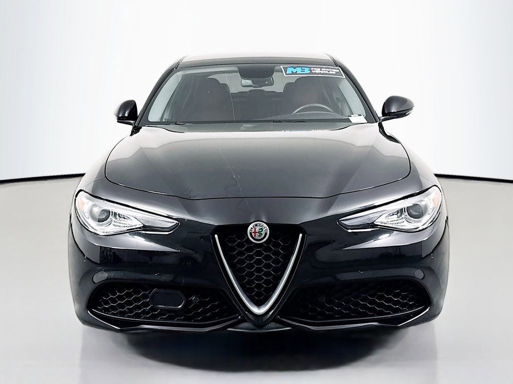 Used 2018 Alfa Romeo Giulia Ti Sport w/ Quick Order Package 22U Sport RWD image 2