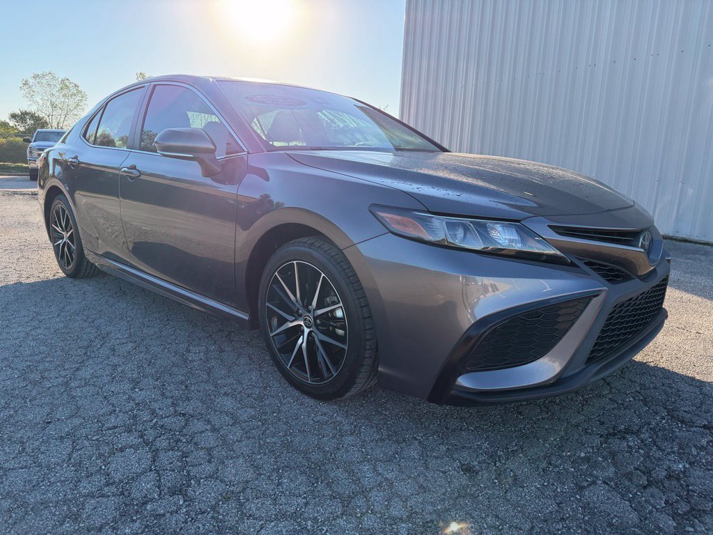 Certified 2024 Toyota Camry SE FWD image 3