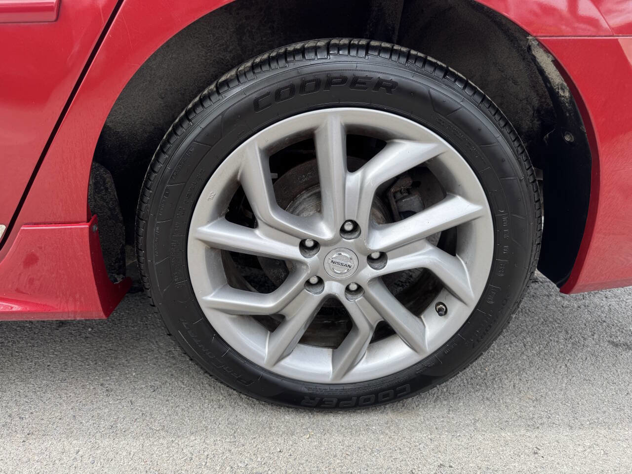 Used 2014 Nissan Sentra SR w/ SR Driver Package FWD image 10