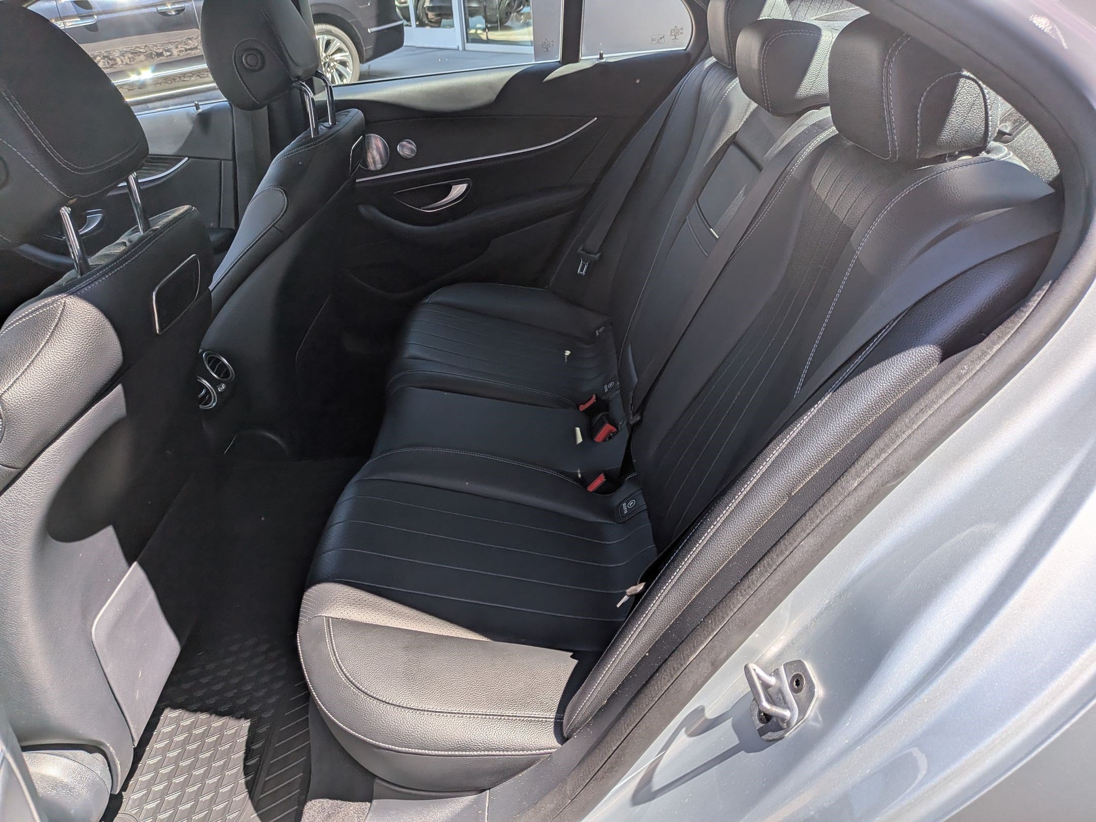 Used 2019 Mercedes-Benz E 300 4MATIC image 26