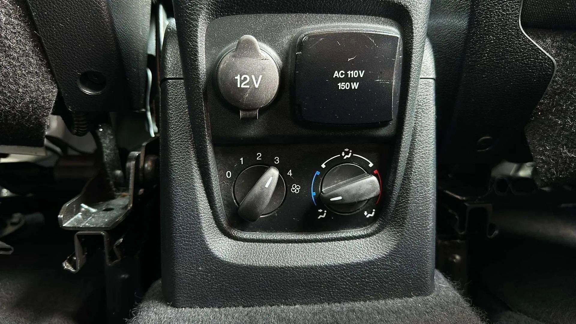 Used 2020 Ford Transit Connect XLT image 26