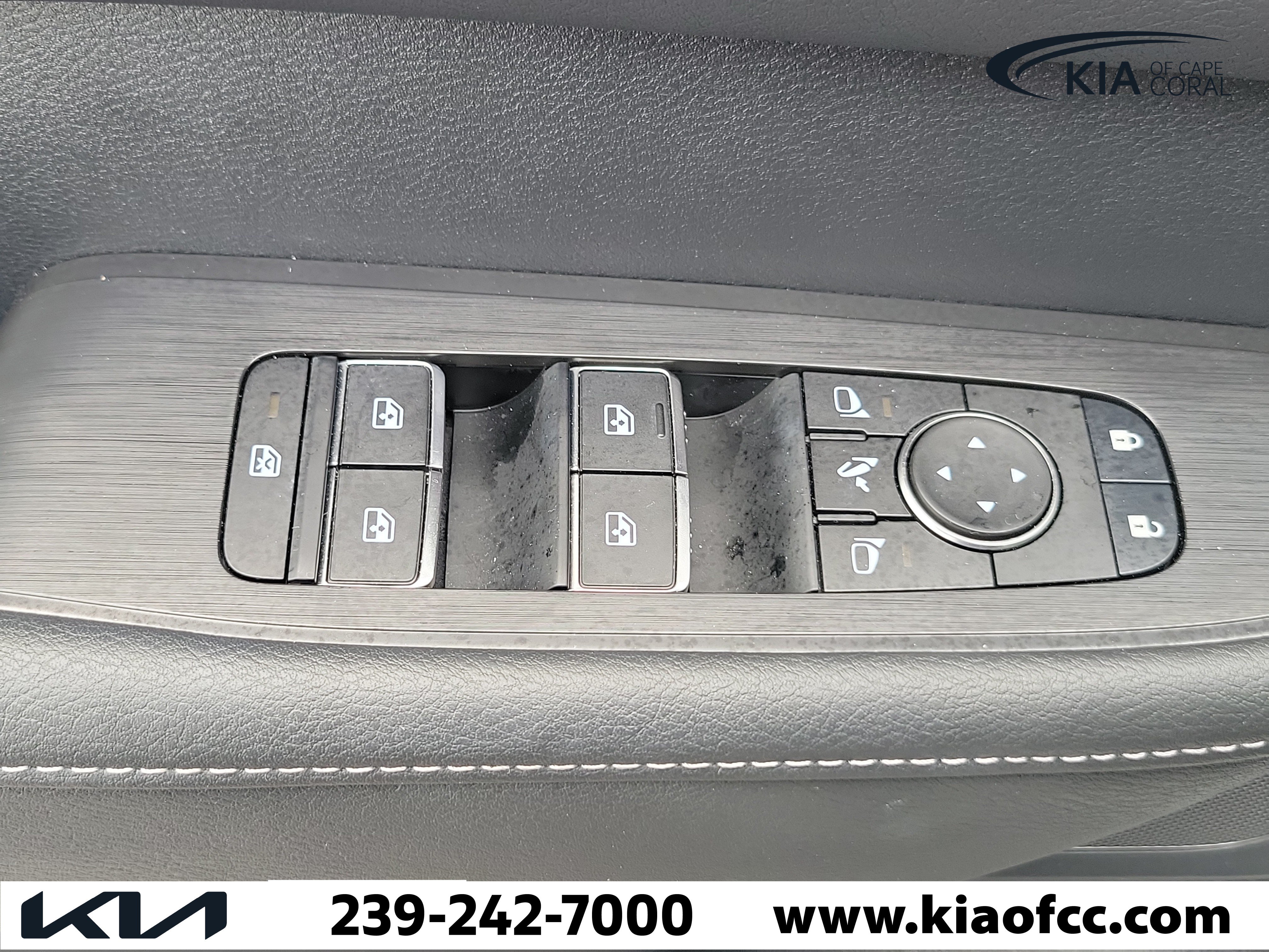 Used 2025 Nissan Armada SL AWD/4WD image 25