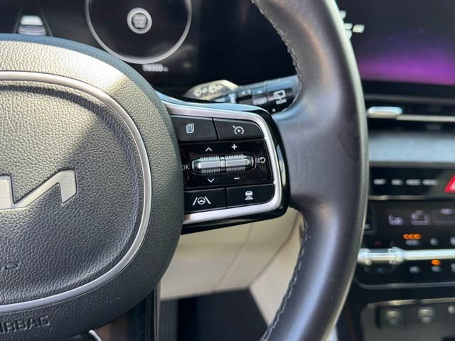 Certified 2023 Kia Carnival SX FWD image 23