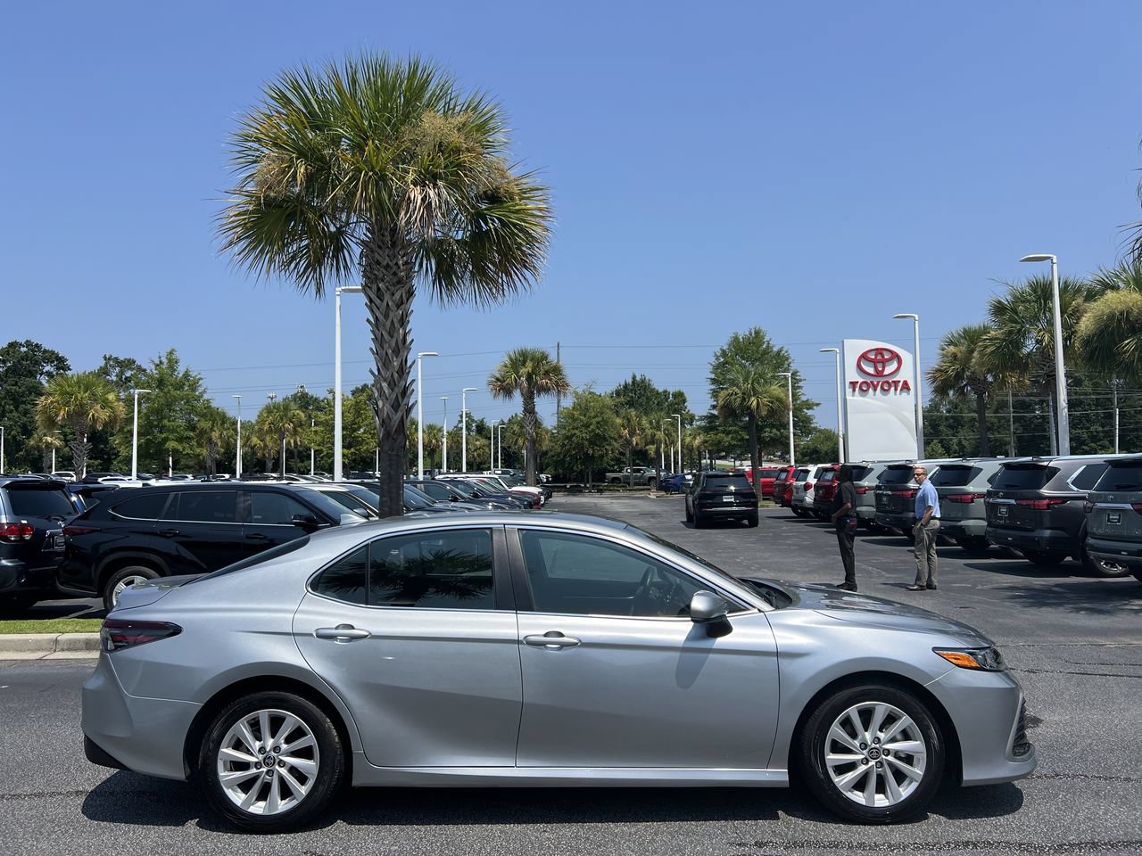 Used 2024 Toyota Camry LE FWD image 11