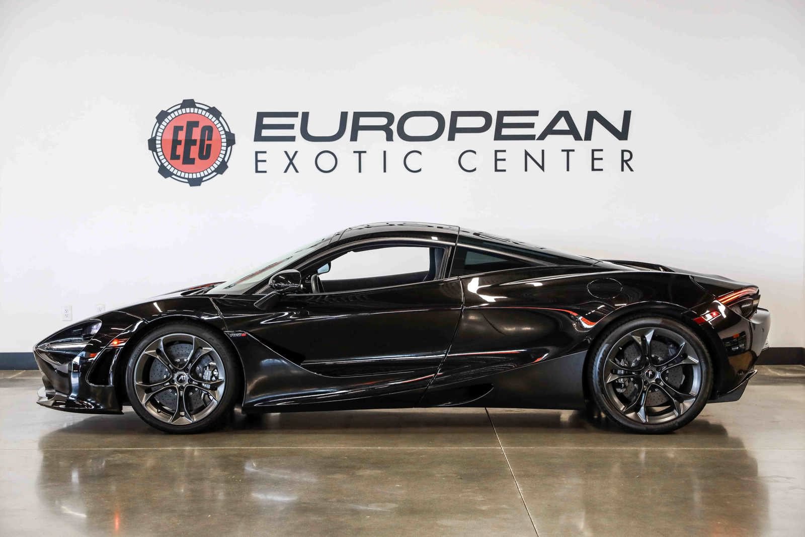 Used 2019 McLaren 720S RWD image 8