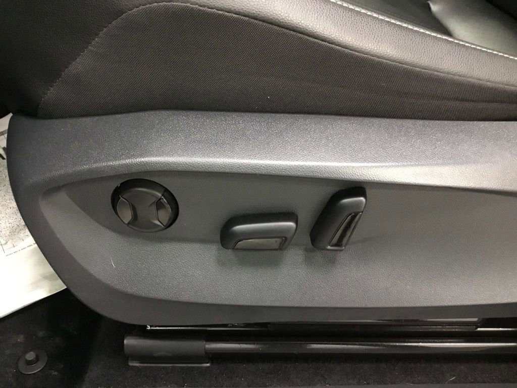 Used 2022 Volkswagen Tiguan SE AWD/4WD image 8