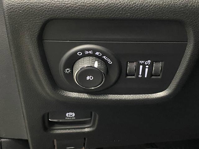 New 2025 Jeep Grand Cherokee Limited w/ Trailer Tow Package image 25