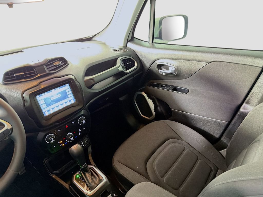 Used 2019 Jeep Renegade Latitude image 24