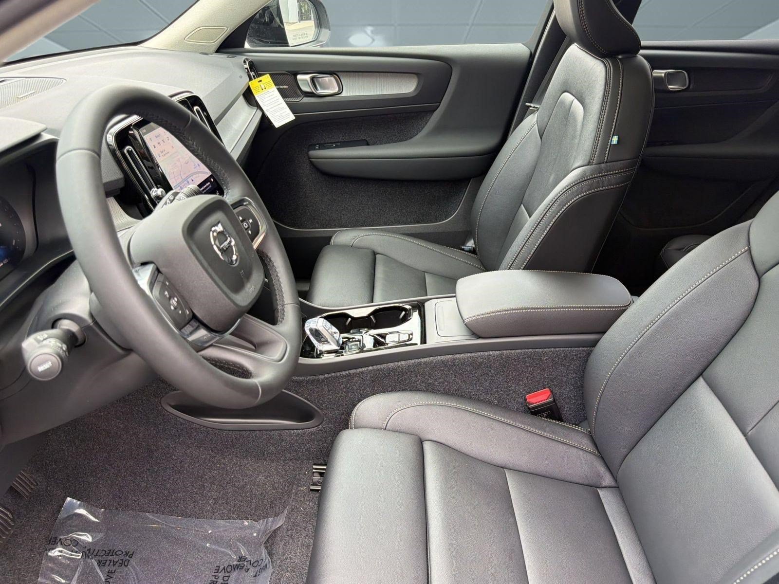 New 2026 Volvo XC40 B5 Plus w/ Climate Package AWD/4WD image 5