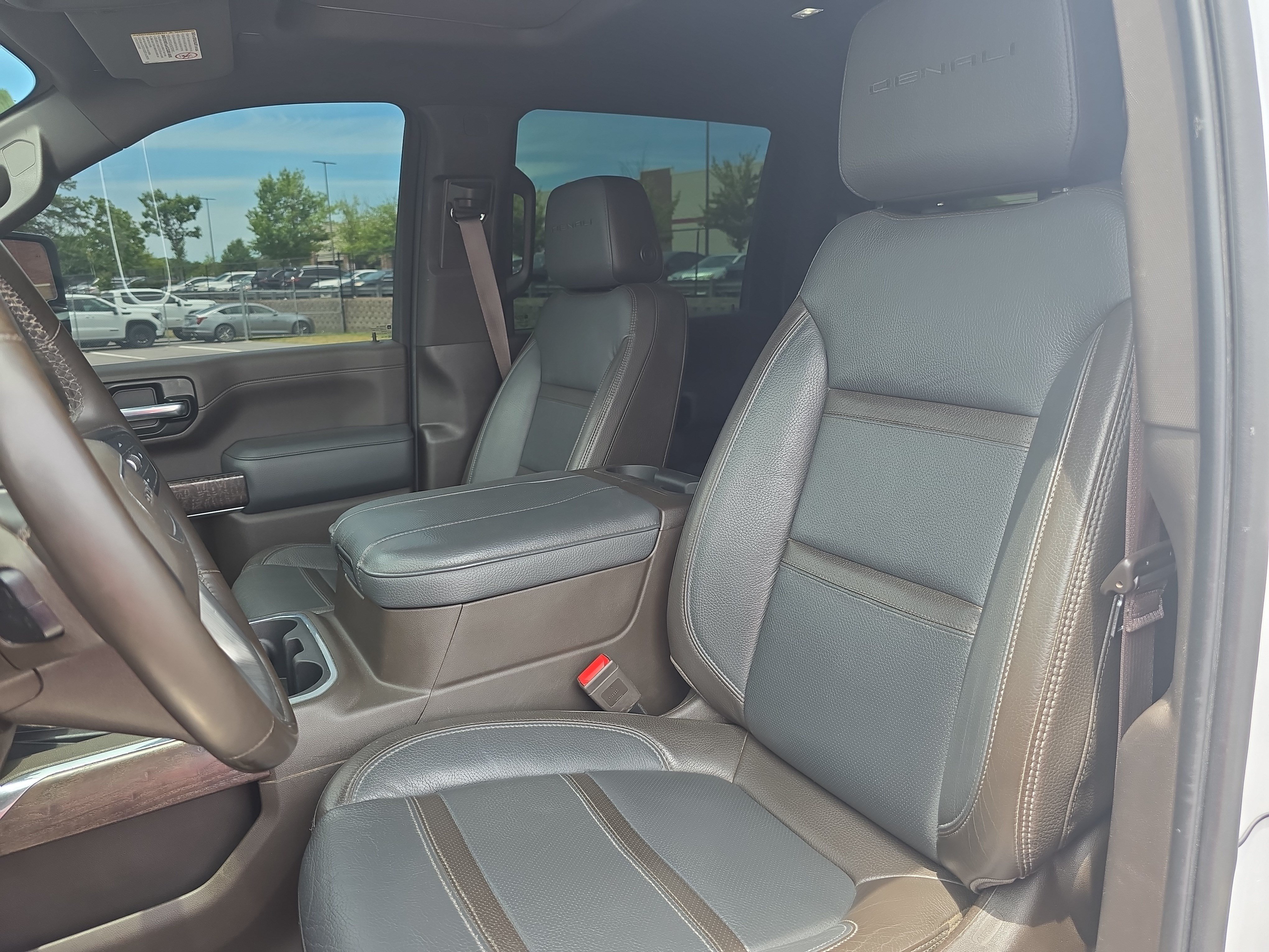 Used 2023 GMC Sierra 2500 Denali w/ Denali Ultimate Package AWD/4WD image 14