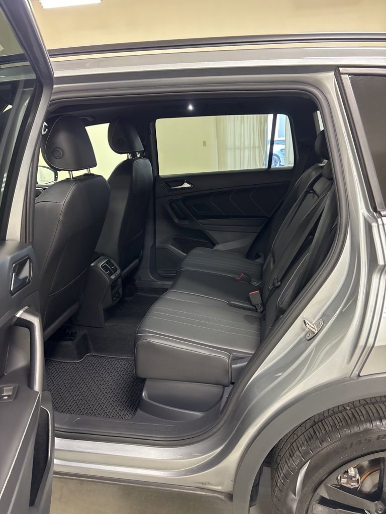 Used 2024 Volkswagen Tiguan SE R-Line AWD/4WD image 21