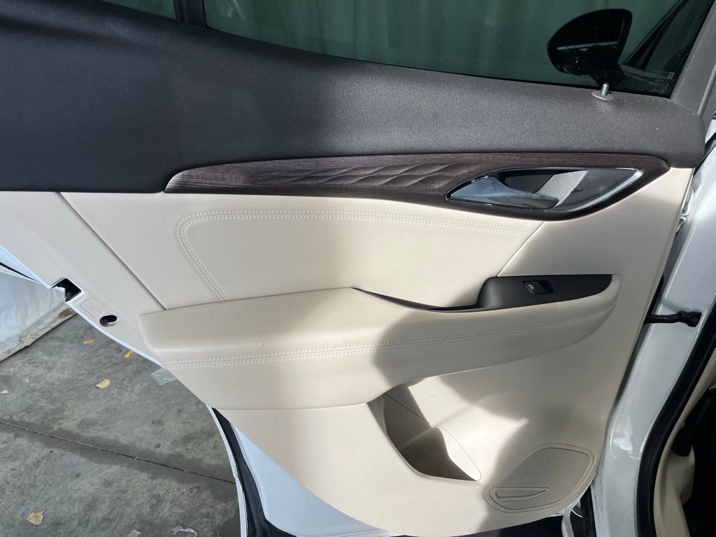 Used 2021 Buick Envision Avenir w/ Technology Package II image 22