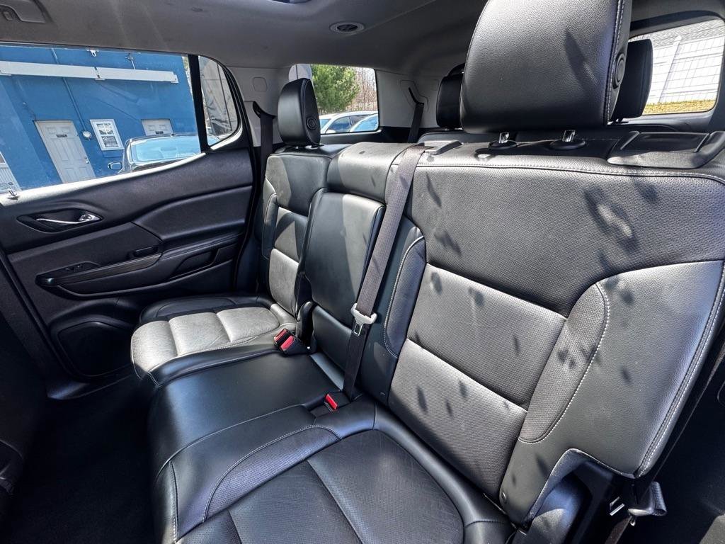 Used 2018 GMC Acadia SLT w/ LPO, Floor Liner Package AWD/4WD image 11