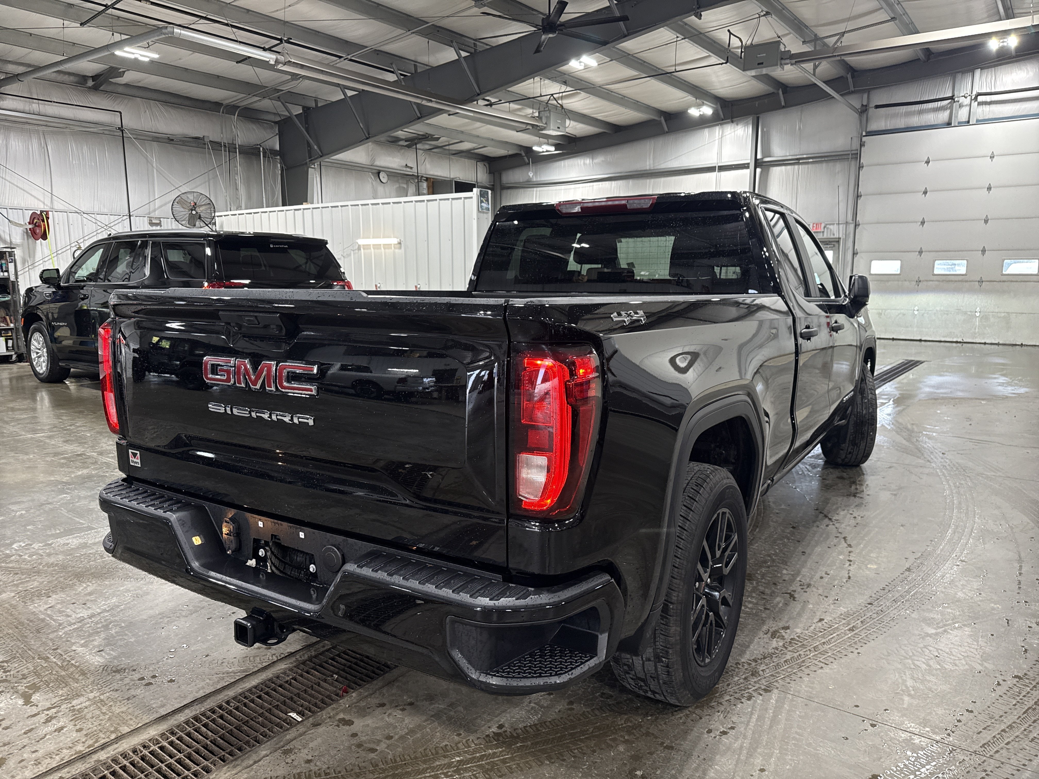 Used 2024 GMC Sierra 1500 Pro w/ Graphite Edition AWD/4WD image 3