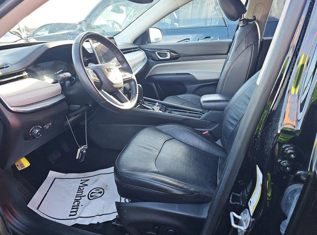 Used 2022 Jeep Compass Limited w/ Sun and Sound Group image 11