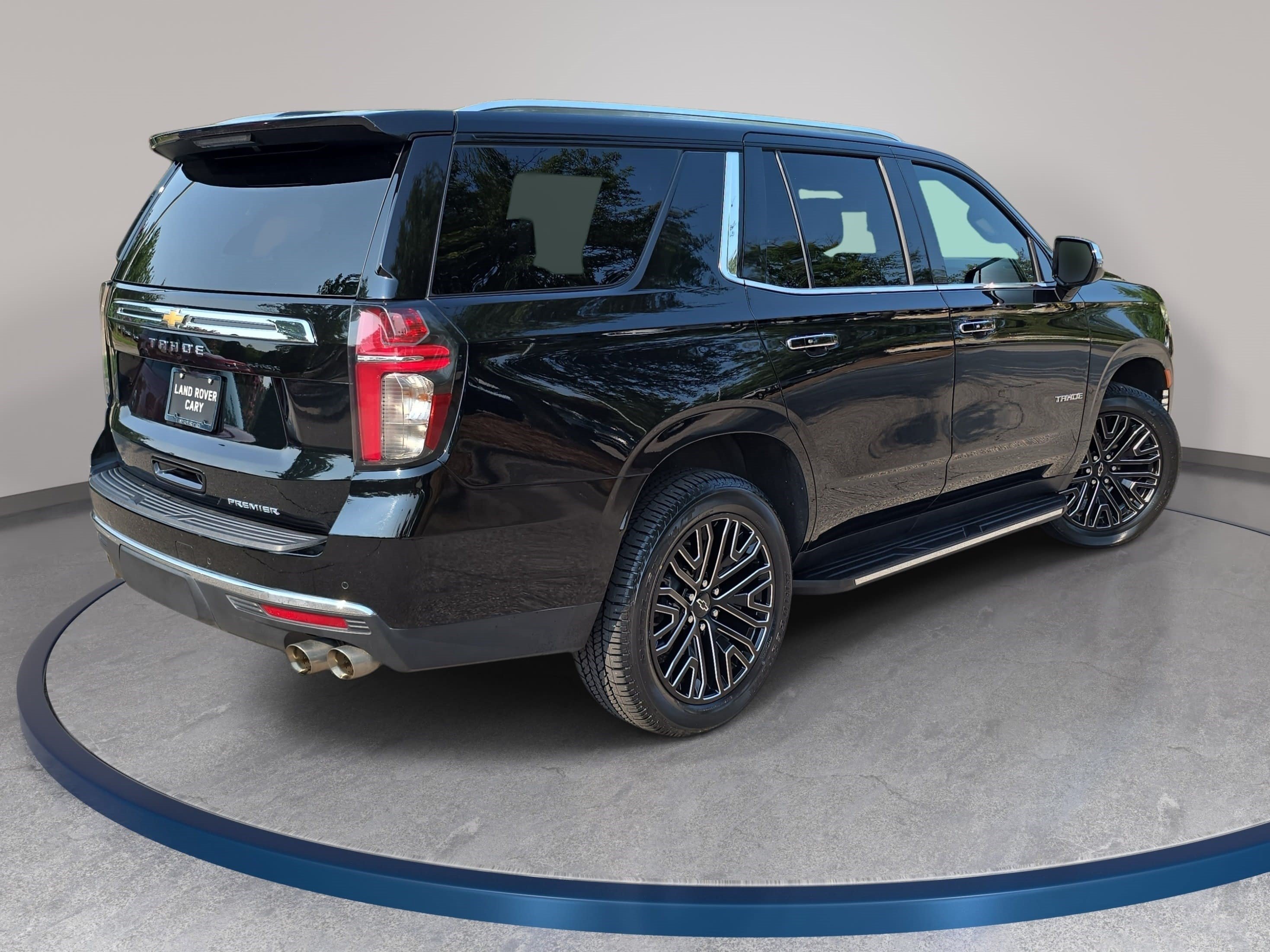Used 2024 Chevrolet Tahoe Premier AWD/4WD image 5