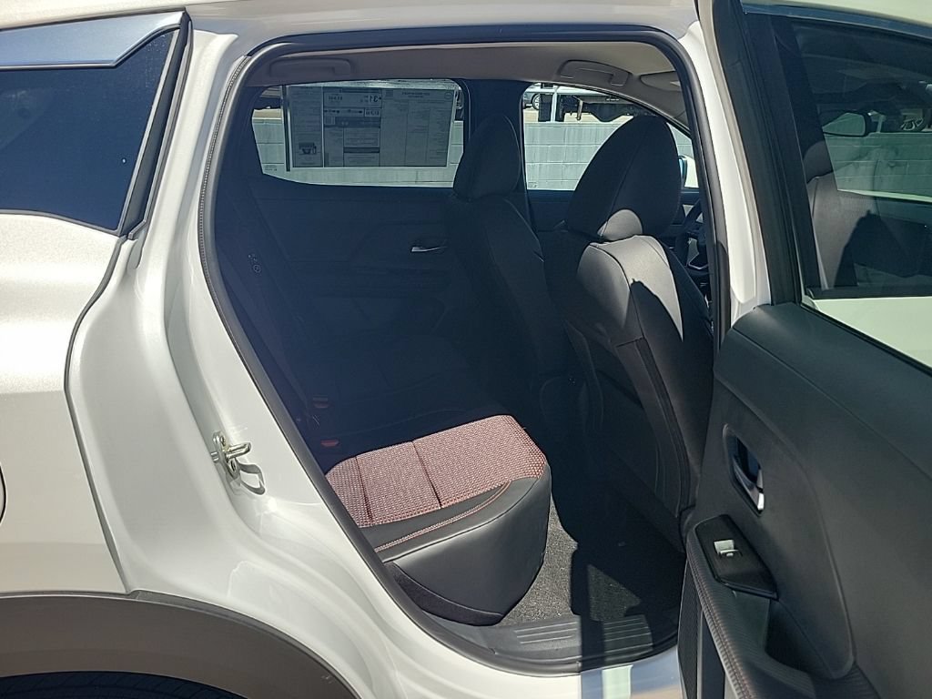 New 2025 Nissan Kicks SR FWD image 15