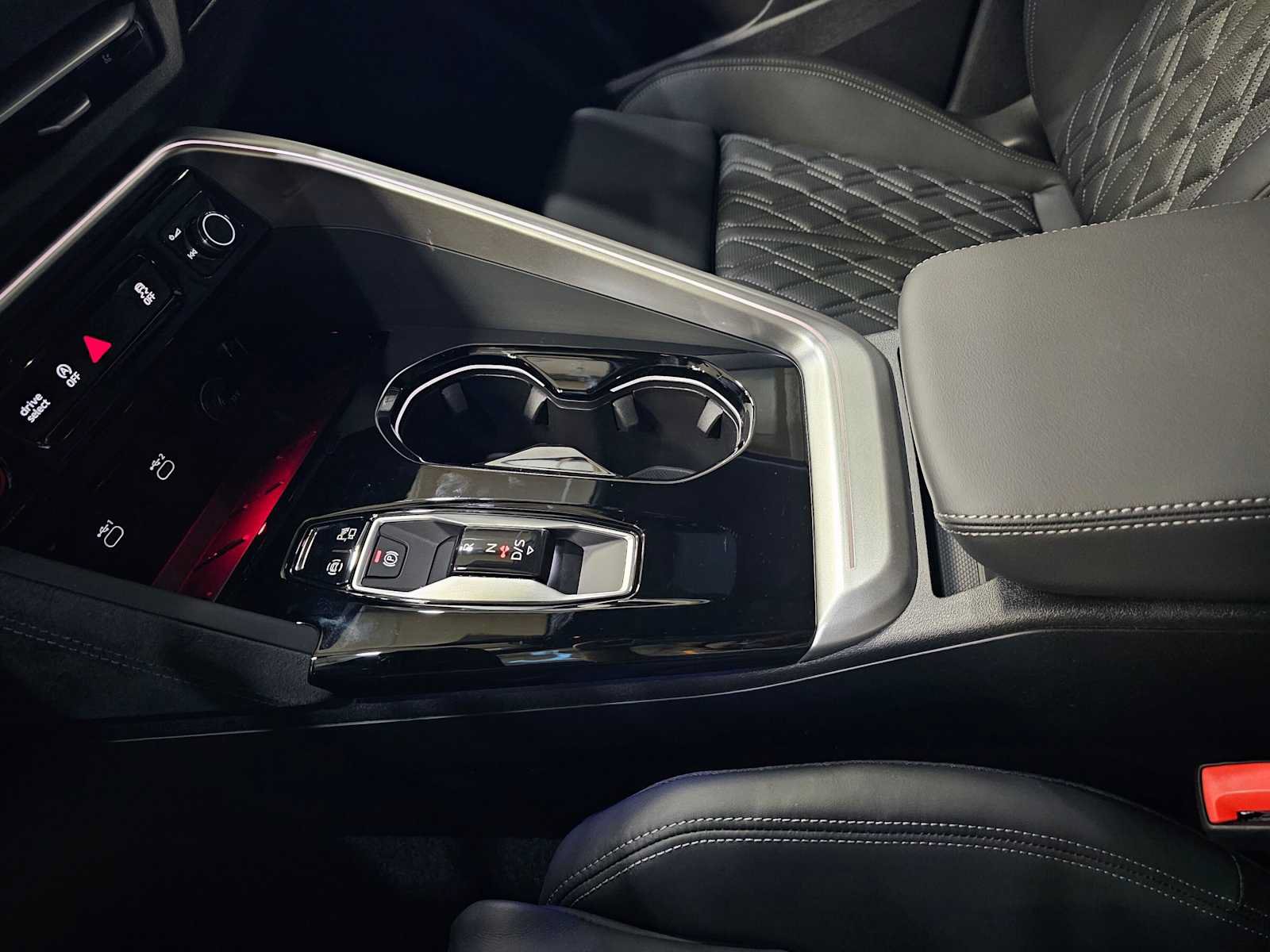 New 2026 Audi SQ5 Prestige AWD/4WD image 29