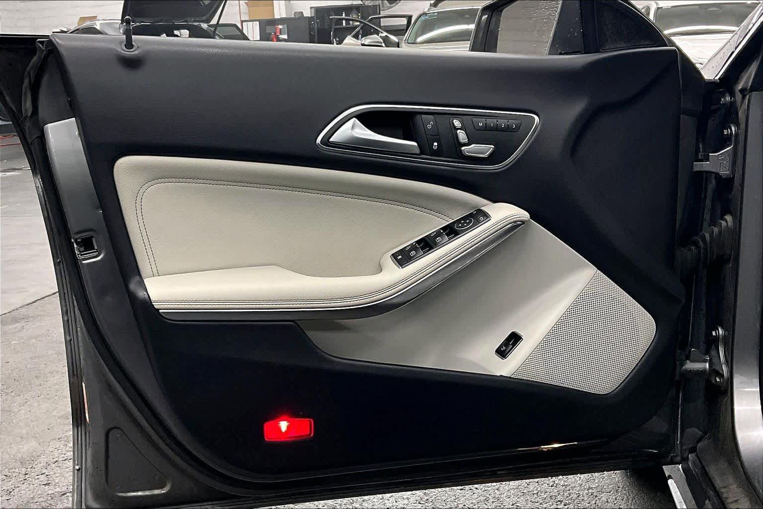 Used 2017 Mercedes-Benz CLA 250 image 21