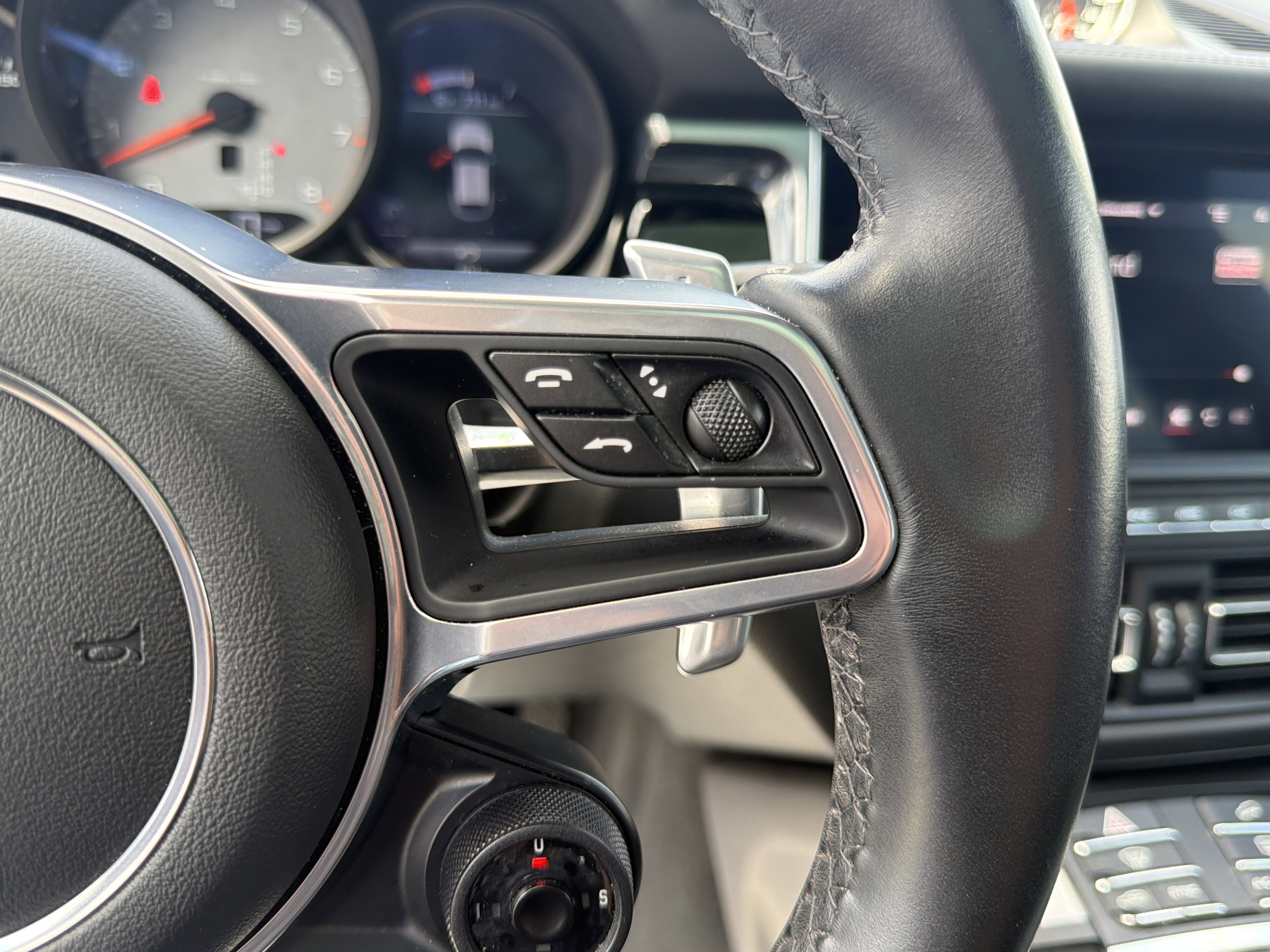 Used 2020 Porsche Macan S AWD/4WD image 19
