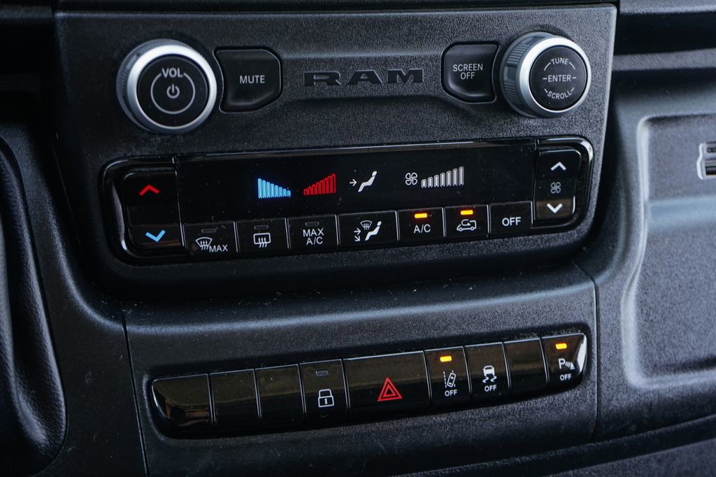 Used 2024 RAM ProMaster 2500 w/ Safety Group FWD image 33