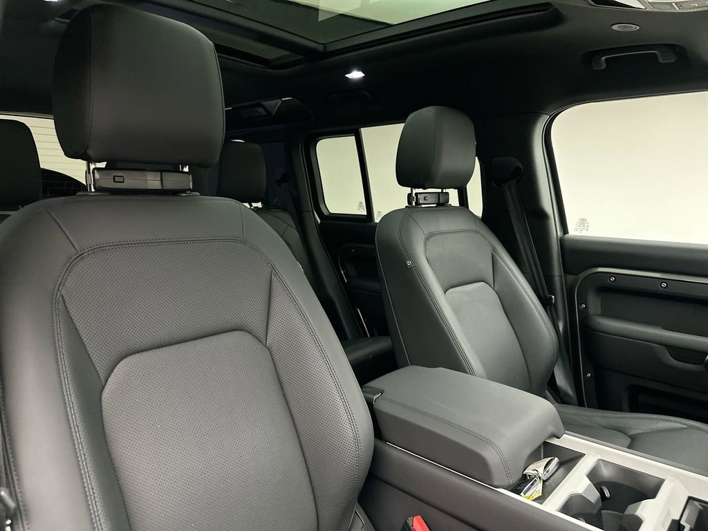 Certified 2025 Land Rover Defender 110 S AWD/4WD image 18