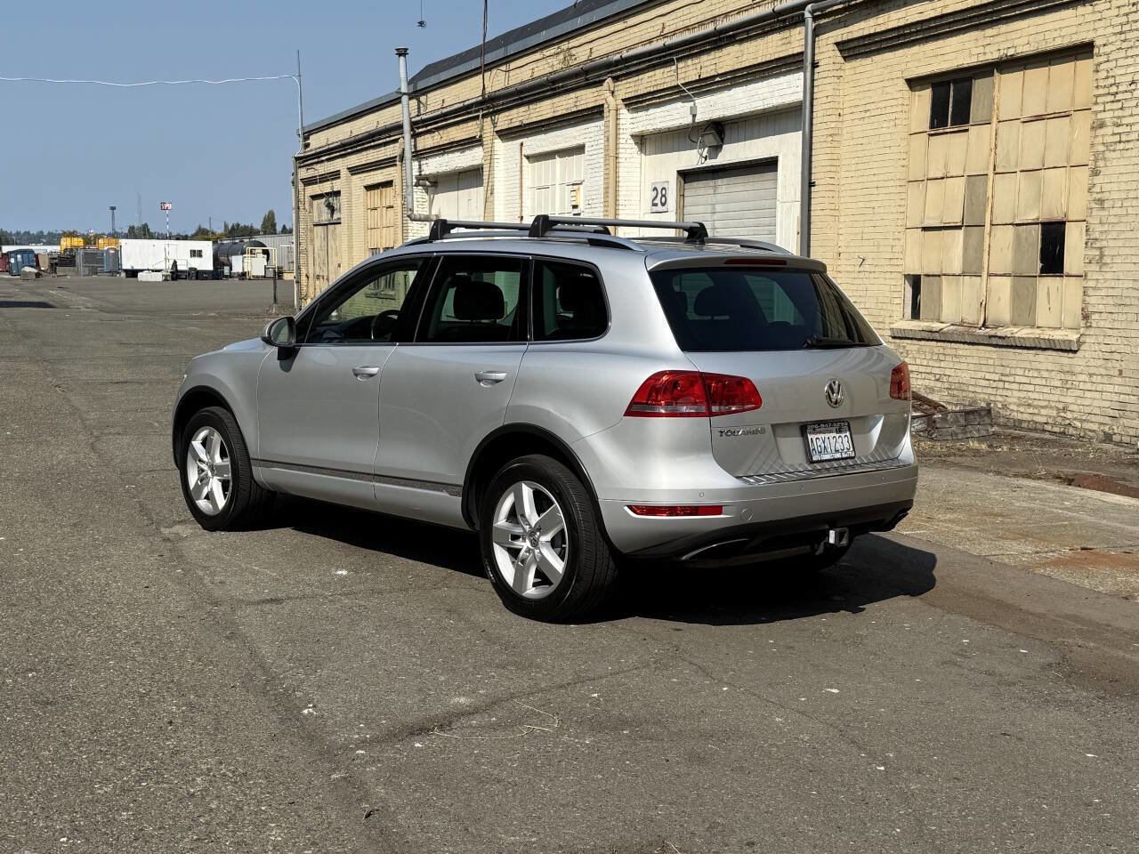 Used 2012 Volkswagen Touareg Sport image 68
