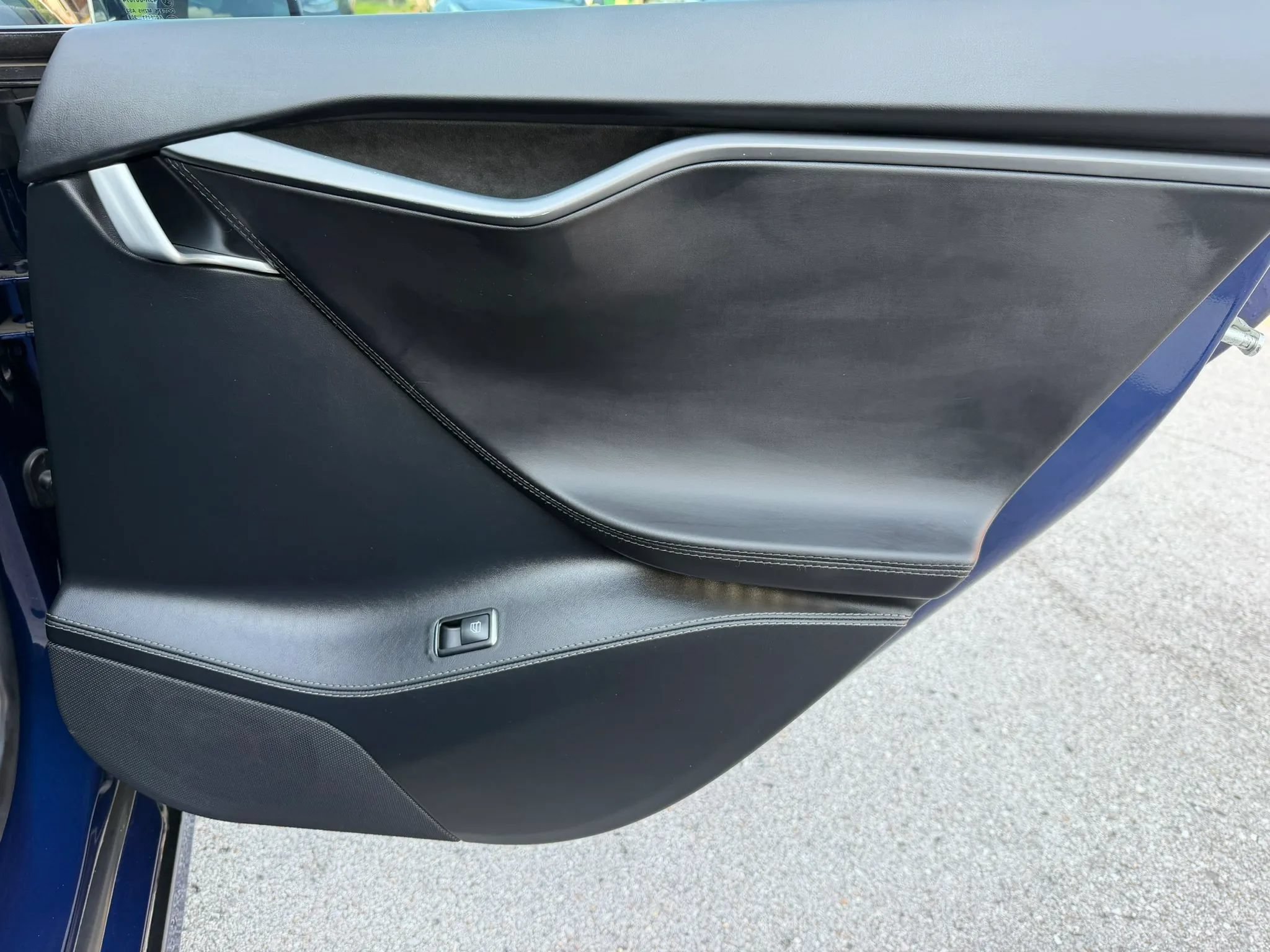 Used 2020 Tesla Model S Long Range AWD/4WD image 32