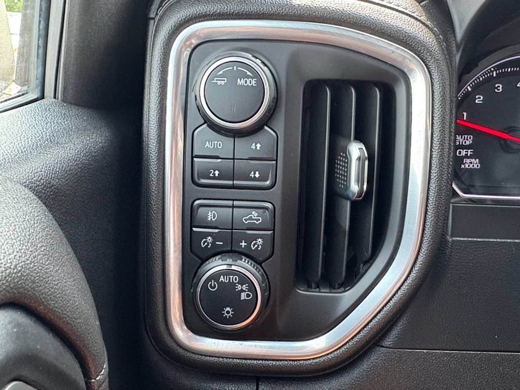 Used 2021 Chevrolet Silverado 1500 LT AWD/4WD image 29