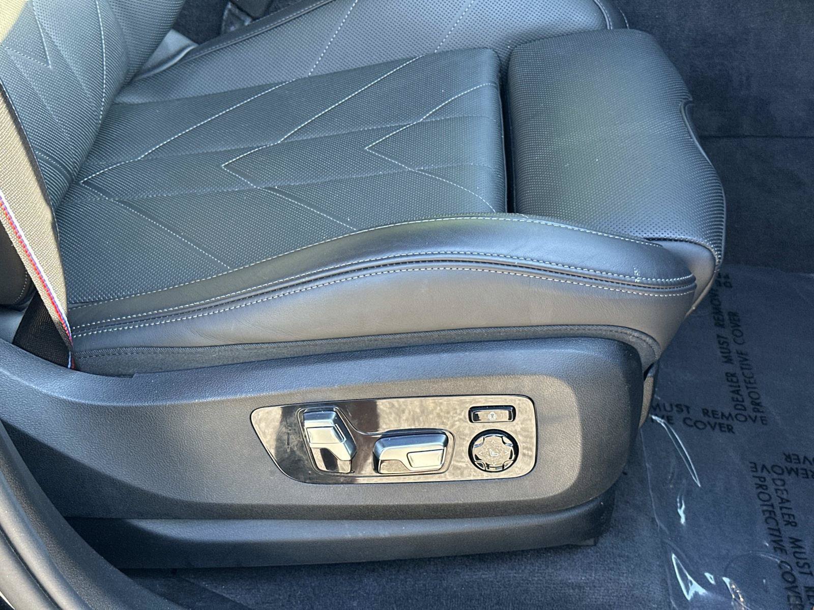 Used 2025 BMW XM AWD/4WD image 38