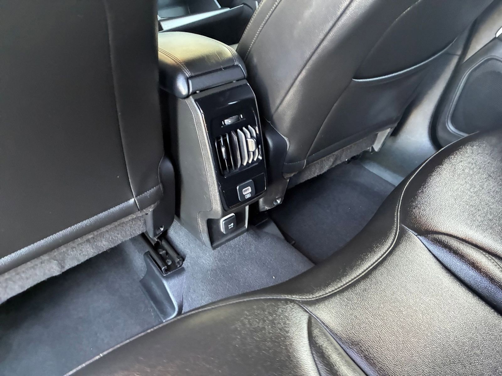 Used 2025 Jeep Compass Limited AWD/4WD image 23