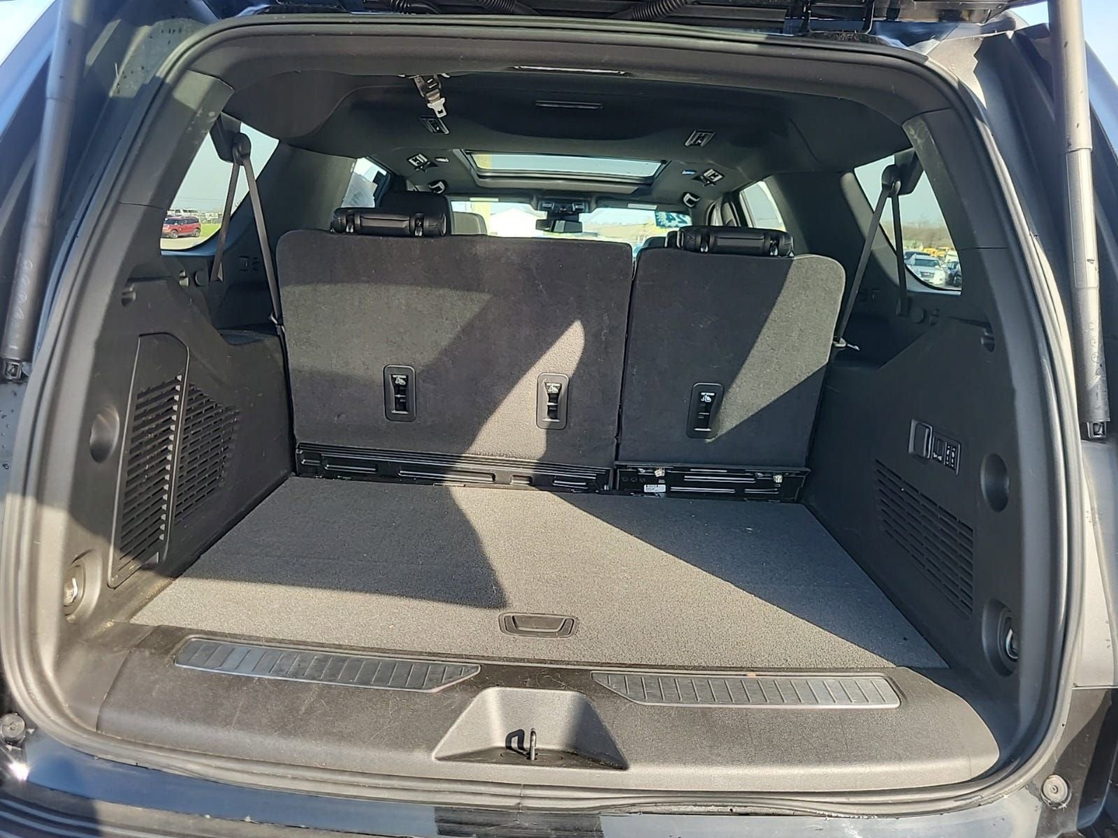 Used 2024 Chevrolet Suburban Z71 w/ Luxury Package image 8