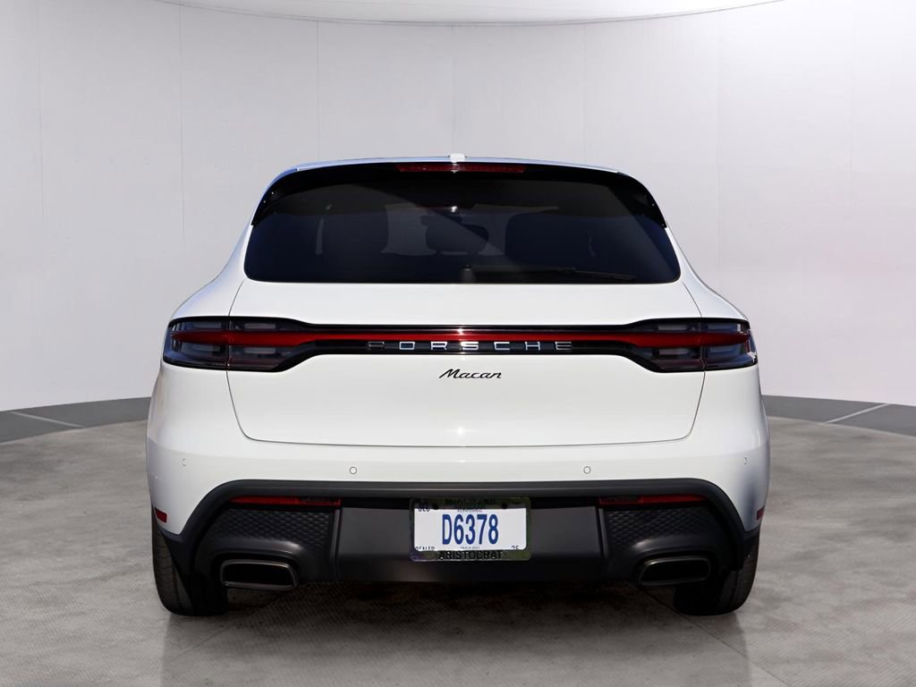 Used 2025 Porsche Macan image 6