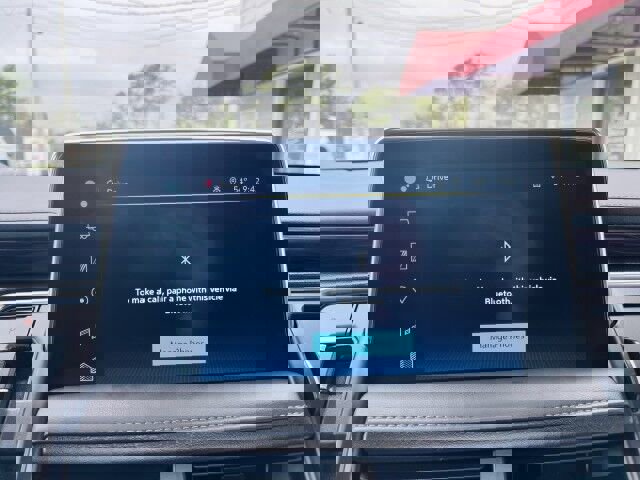 Used 2024 Chevrolet Tahoe Z71 w/ Luxury Package image 34