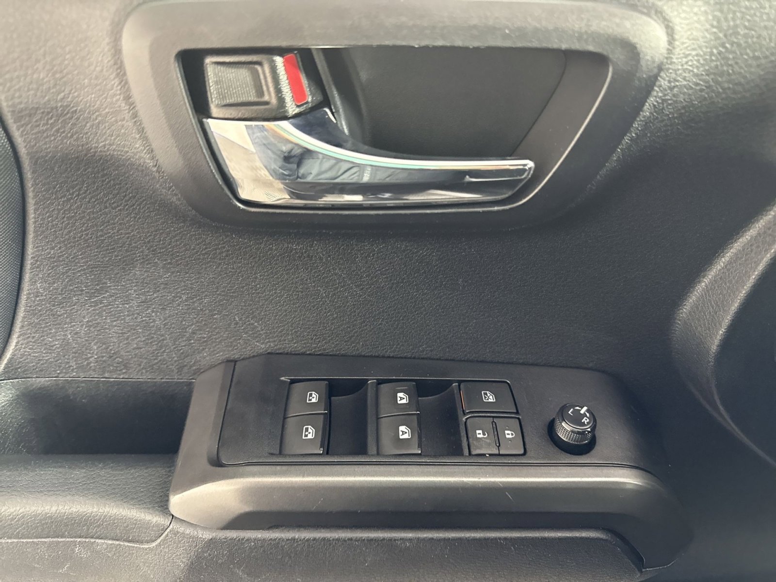 Used 2020 Toyota Tacoma TRD Off-Road image 15